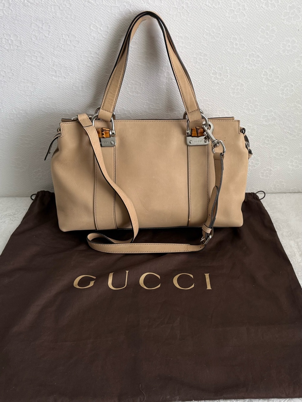 Authentic Gucci Bamboo Bar Satchel/shoulder /crossbody bag.COA and Dust bag